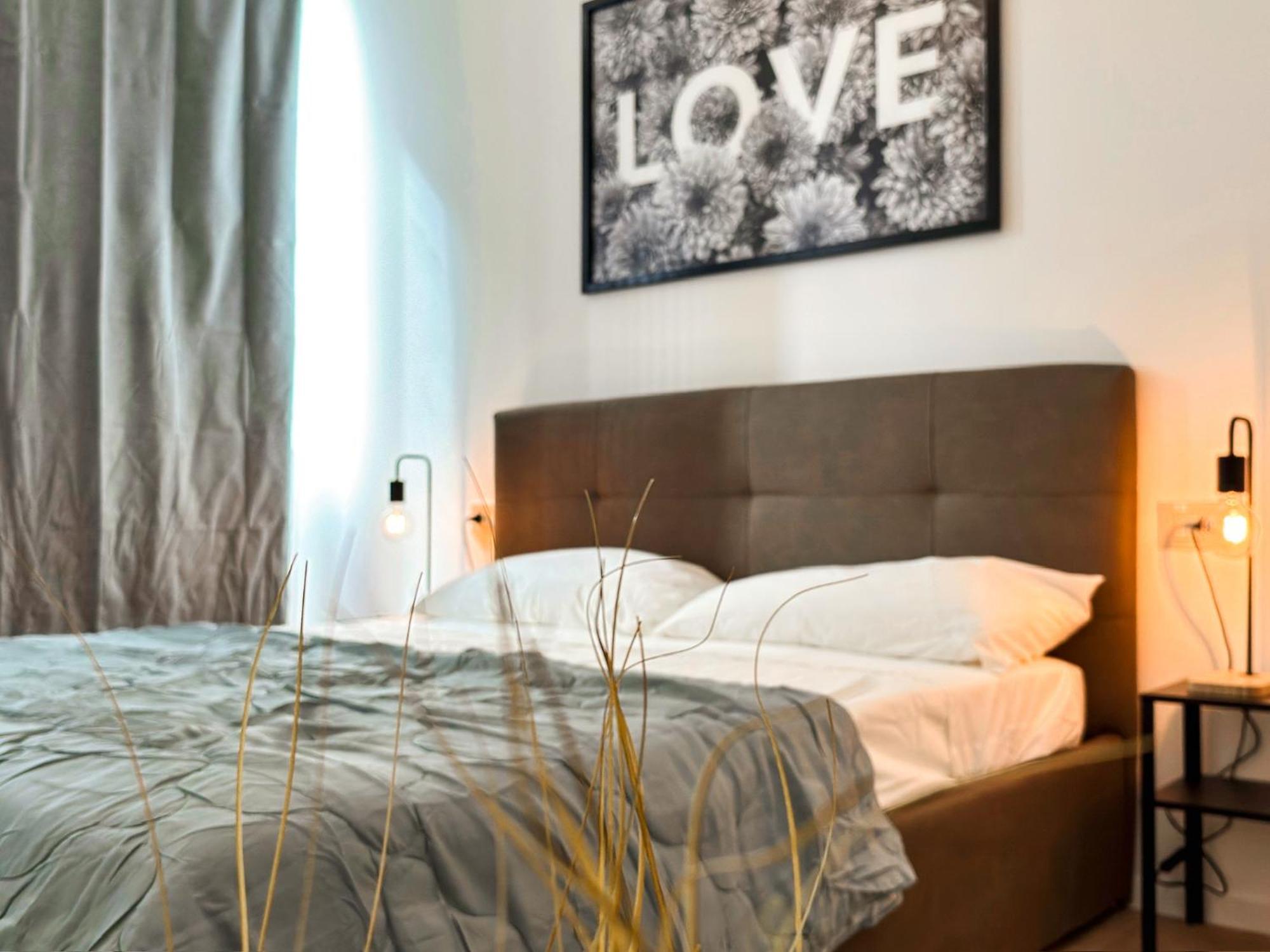 Loft Design Max 4 People Apartment